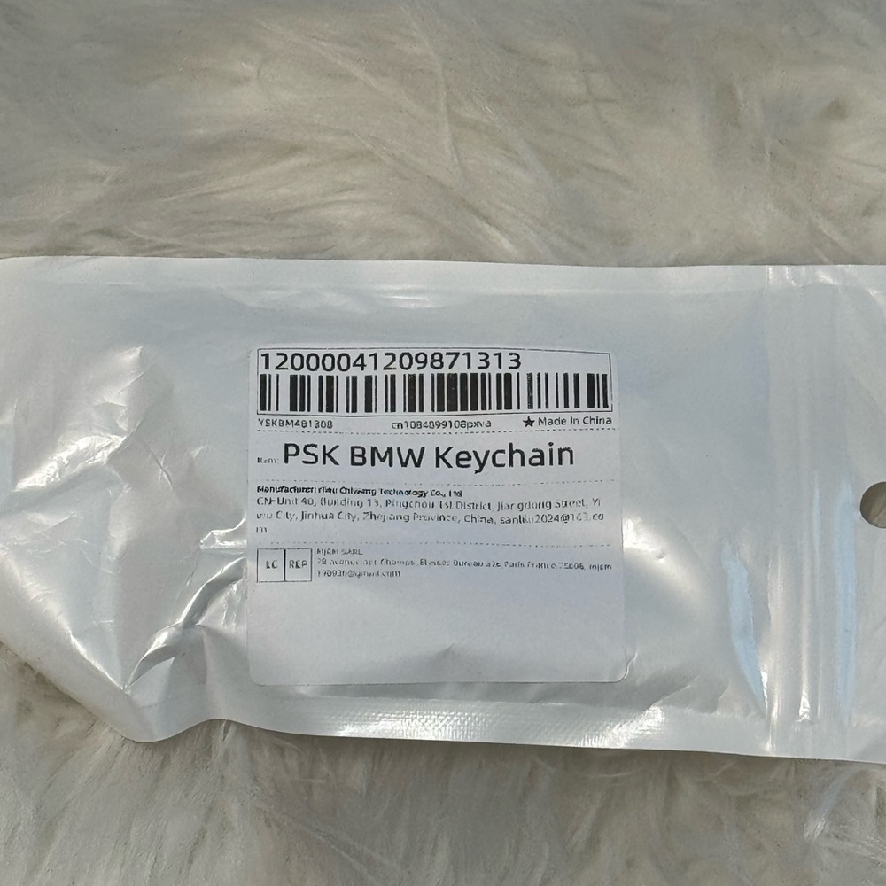 BMW Silver Keychain Packaging - Picture 3 of 3